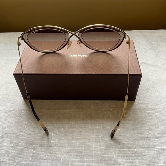 Tom Ford Oversize Gradient Sunglasses - Picture 3 of 9